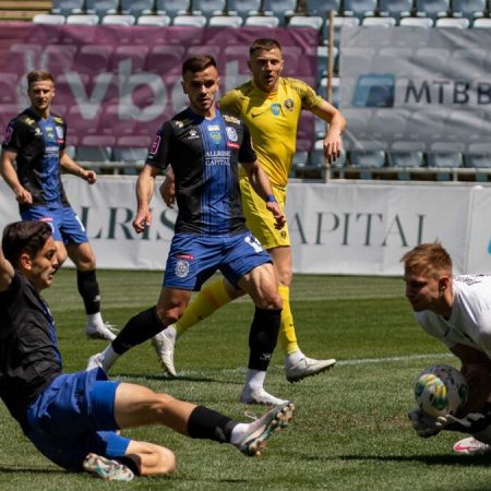 “Penalties are not abandoned, but 100% myth”: the expert is angry with the level of refereeing in the match Chernomorets – Dnipro-1