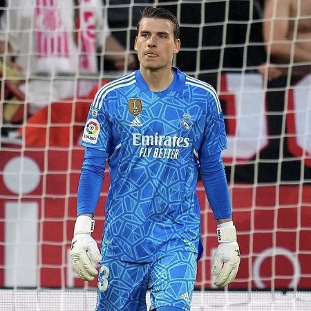 “Lunin Escapes Title of Worst Player of the Season in Real Madrid, but New Contract Seems Unlikely: Named Antihero”